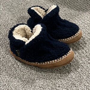 L.L. Bean Black and Tan Baby Booties